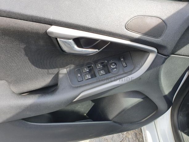 Volvo V40 1.6 D2 · Ano 2014