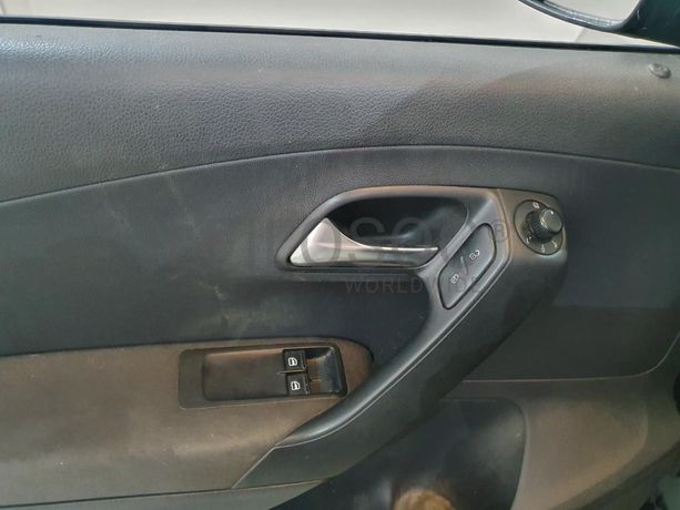 Volkswagen Polo 1.2 TDI · Ano 2011