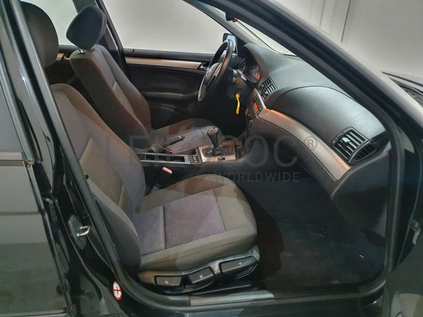 BMW 320D Touring · Ano 2002