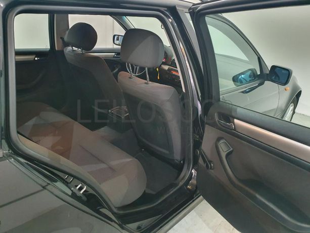 BMW 320D Touring · Ano 2002