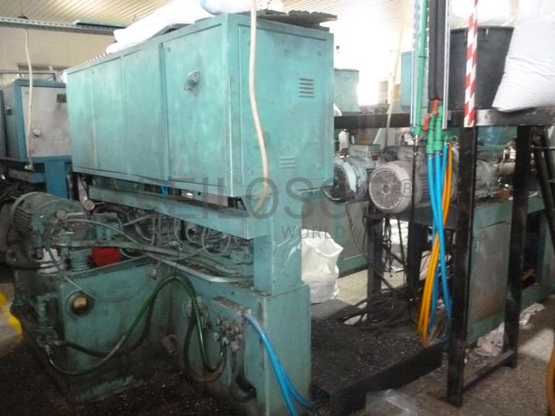 Equipamentos para fabrico de componentes para calçado e têxteis