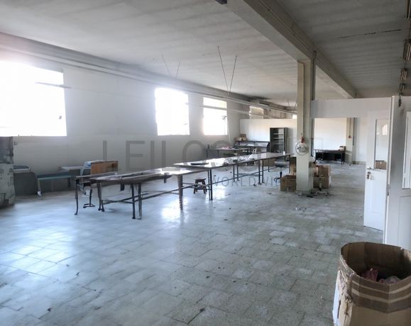 Armazém Industrial com Logradouro · Marco de Canaveses