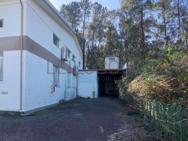 Armazém Industrial com Logradouro · Marco de Canaveses