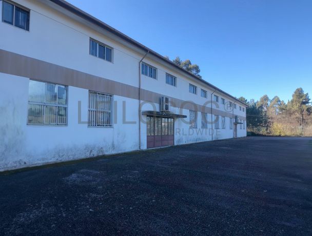 Armazém Industrial com Logradouro · Marco de Canaveses