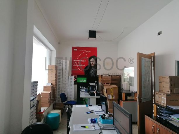 Direito à Meação · Moradia V3 com Garagem · Loja · Torres Vedras