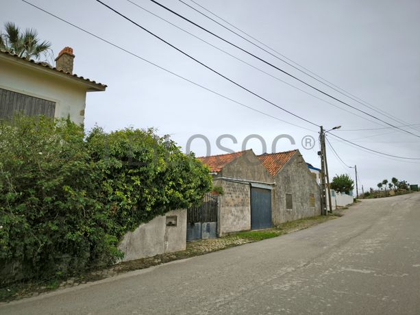 Moradia + Armazém + Terreno · Torres Vedras