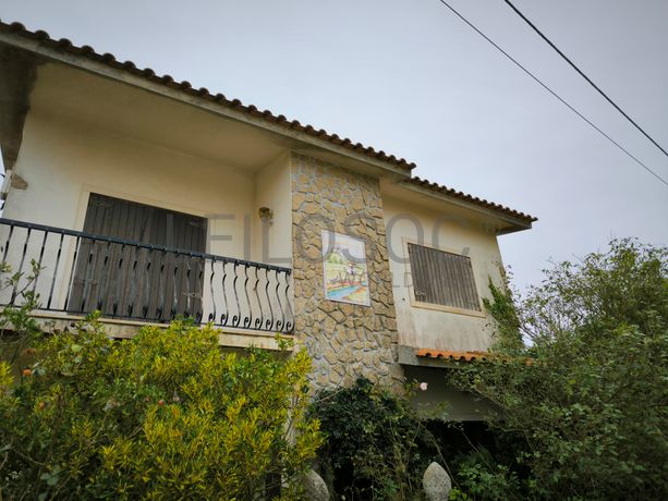 Moradia + Armazém + Terreno · Torres Vedras