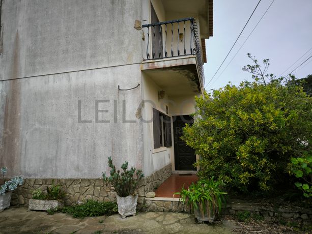 Moradia + Armazém + Terreno · Torres Vedras