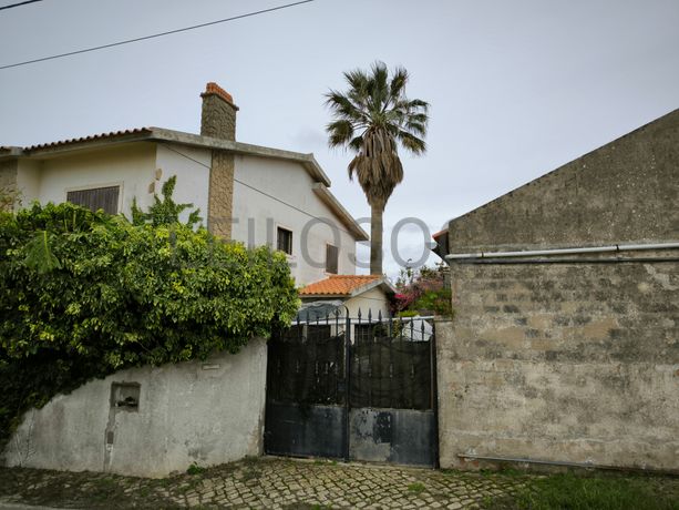 Moradia + Armazém + Terreno · Torres Vedras