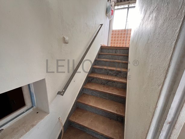 Edifício com 2 pisos · Lagos