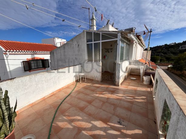 Edifício com 2 pisos · Lagos