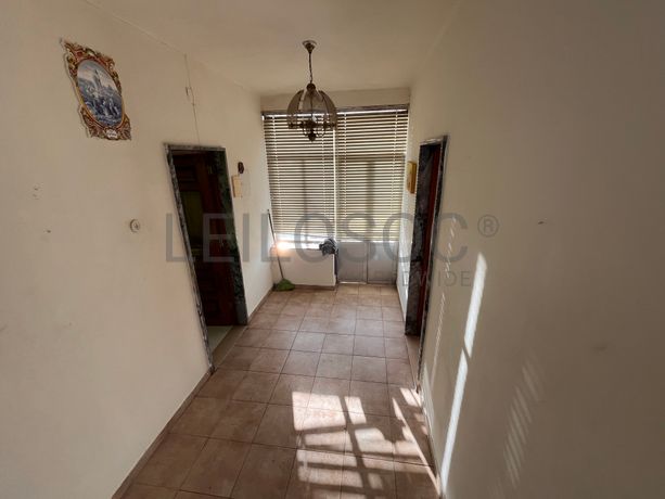 Edifício com 2 pisos · Lagos