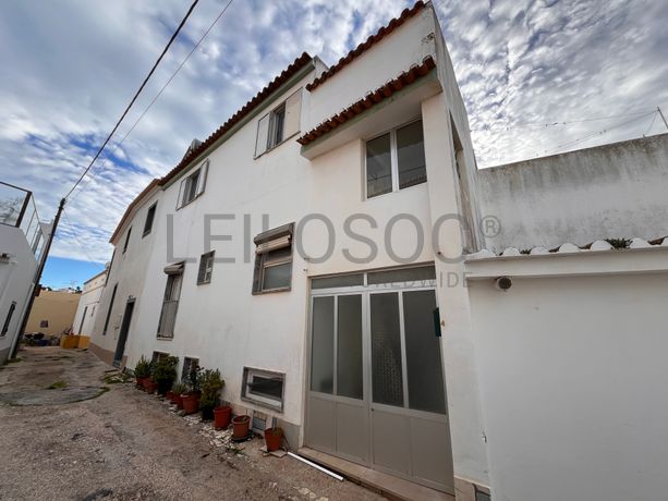 Edifício com 2 pisos · Lagos