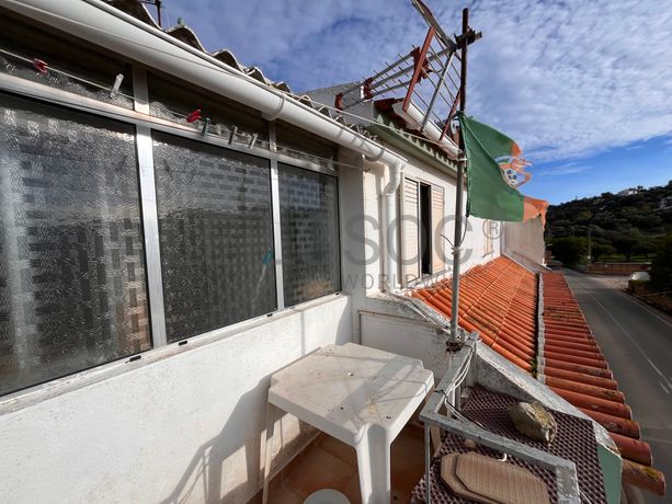 Edifício com 2 pisos · Lagos