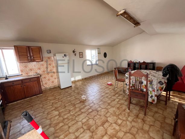 Edifício com 2 pisos · Lagos