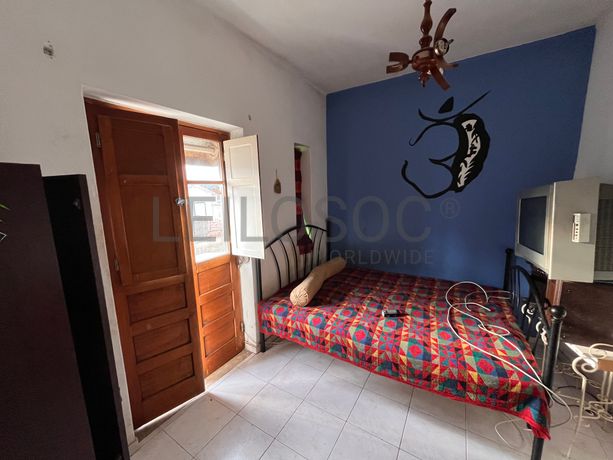 Edifício com 2 pisos · Lagos