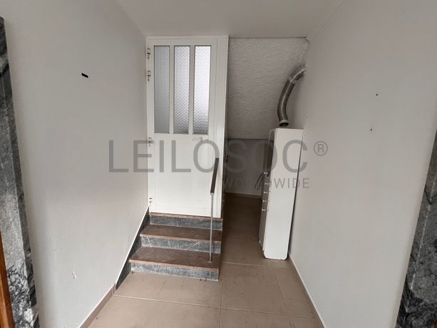 Edifício com 2 pisos · Lagos