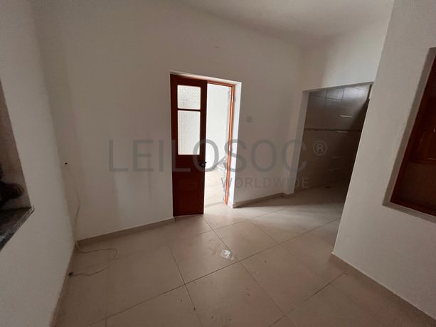 Edifício com 2 pisos · Lagos