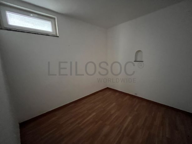 Edifício com 2 pisos · Lagos