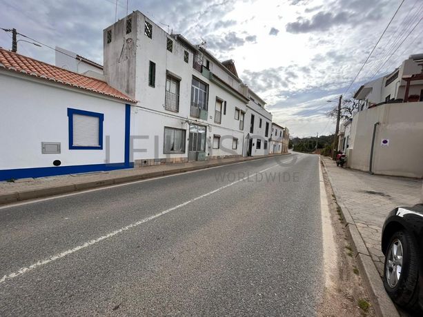 Edifício com 2 pisos · Lagos