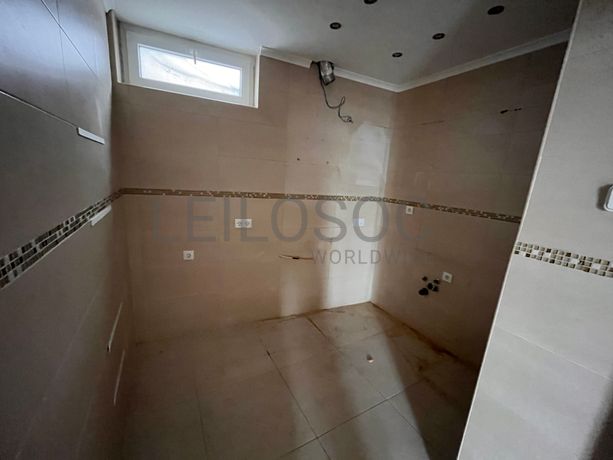 Edifício com 2 pisos · Lagos