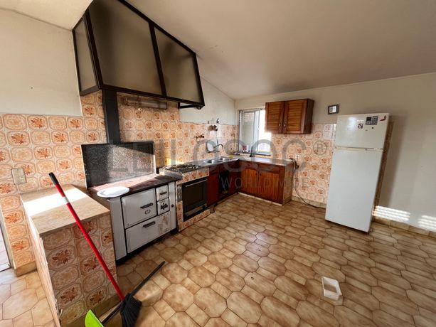 Edifício com 2 pisos · Lagos