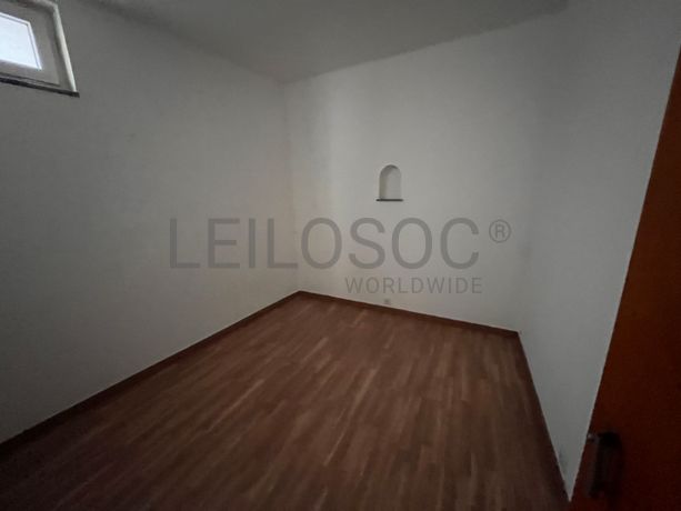 Edifício com 2 pisos · Lagos