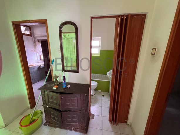 Edifício com 2 pisos · Lagos