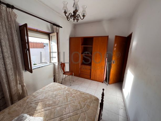 Edifício com 2 pisos · Lagos