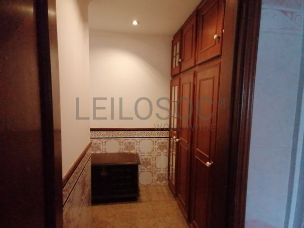 Apartamento T2 c/ logradouro · Amadora