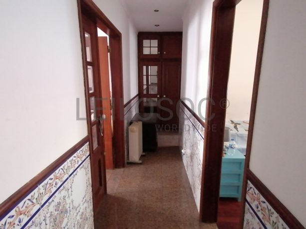 Apartamento T2 c/ logradouro · Amadora