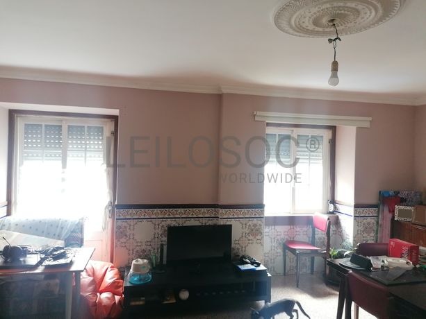 Apartamento T2 c/ logradouro · Amadora