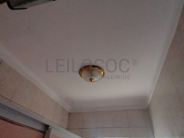 Apartamento T2 c/ logradouro · Amadora