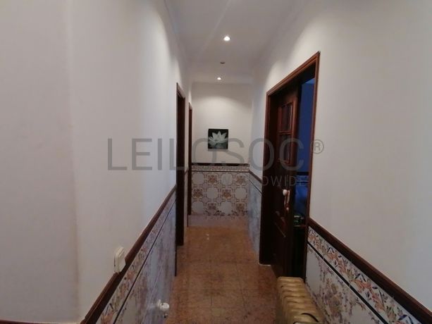 Apartamento T2 c/ logradouro · Amadora