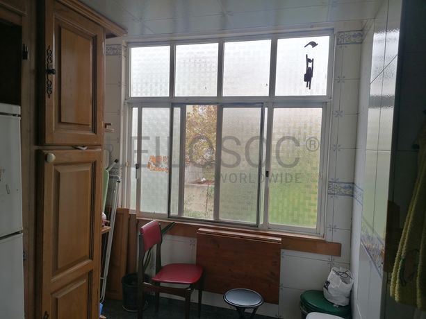 Apartamento T2 c/ logradouro · Amadora