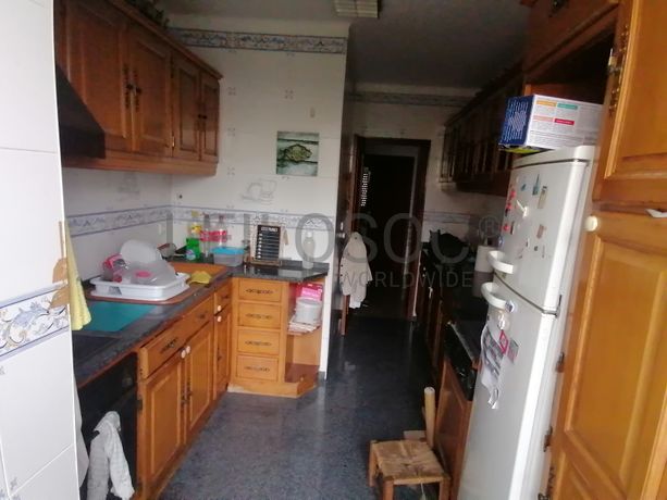 Apartamento T2 c/ logradouro · Amadora