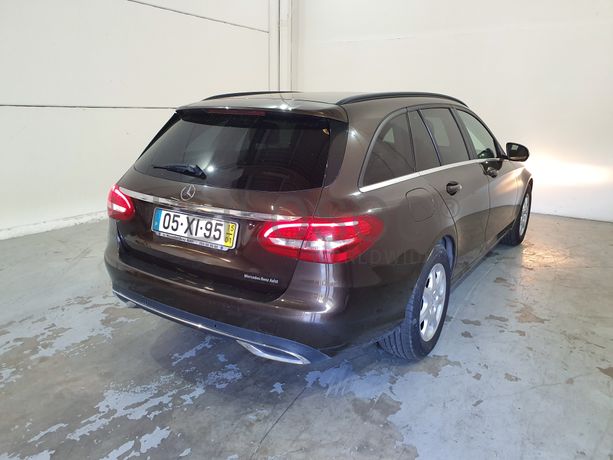 Mercedes-Benz C200D · Ano 2015