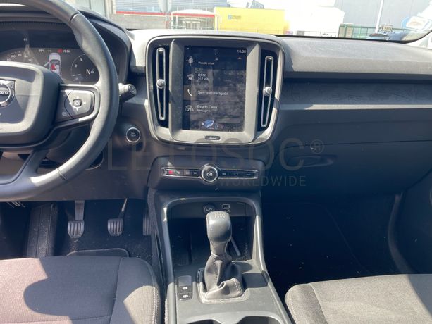 Volvo XC40 T3 · Ano 2018