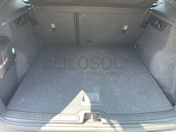 Volvo XC40 T3 · Ano 2018