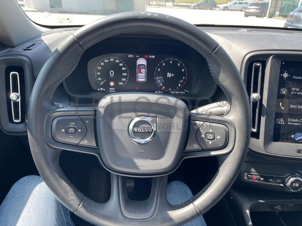 Volvo XC40 T3 · Ano 2018