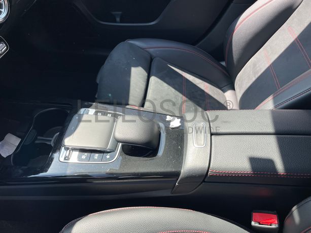 Mercedes-Benz A180 D AMG · Ano 2019