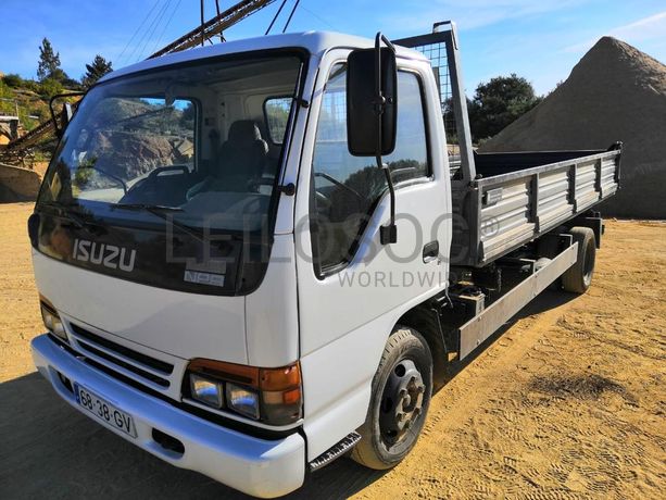 Isuzu NPR 65 · Ano 1996
