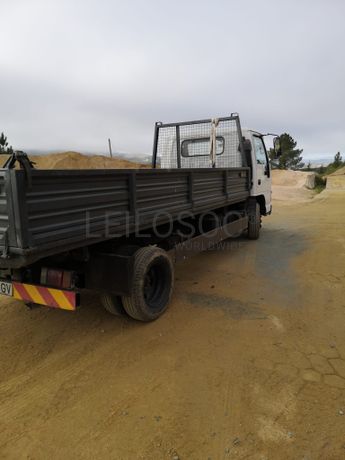 Isuzu NPR 65 · Ano 1996