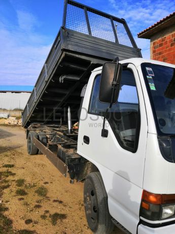 Isuzu NPR 65 · Ano 1996