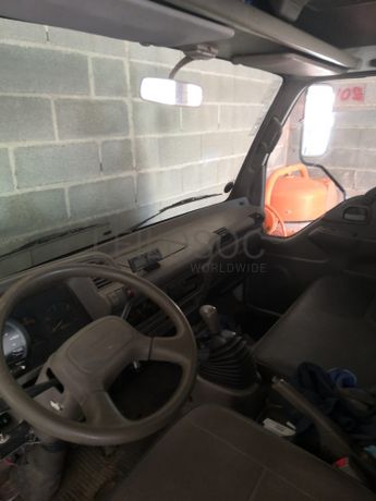 Isuzu NPR 65 · Ano 1996