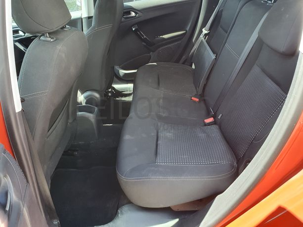 Peugeot 208 1.2 · Ano 2015