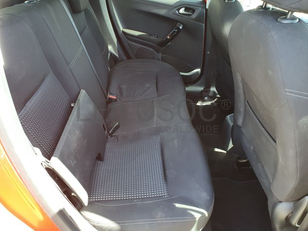 Peugeot 208 1.2 · Ano 2015