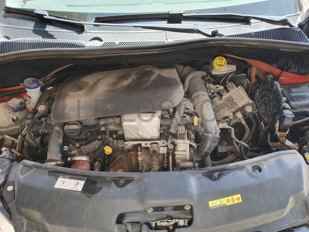 Peugeot 208 1.2 · Ano 2015