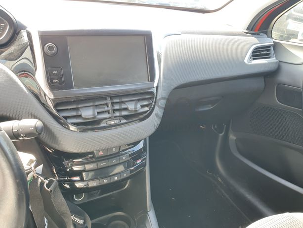 Peugeot 208 1.2 · Ano 2015