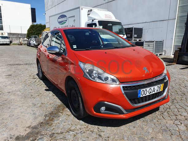 Peugeot 208 1.2 · Ano 2015